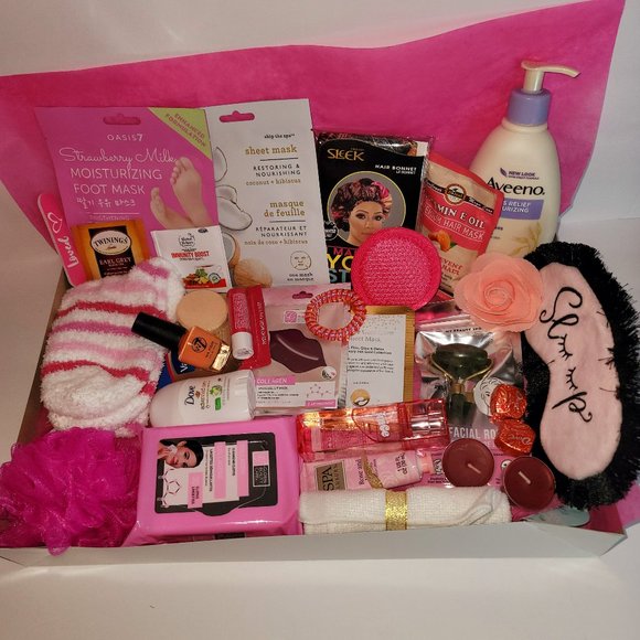 Skincare Pamper Hamper Box, Gift For Her, Birthday Gift, Holiday gift box. - Picture 1 of 2